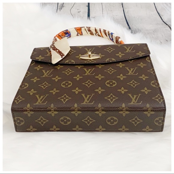 LOUIS VUITTON Malesherbes Monogram - Picture 3 of 12